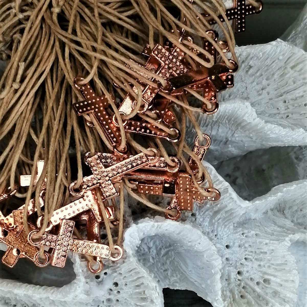 Μαρτυρικά βραχιόλια με σταυρό