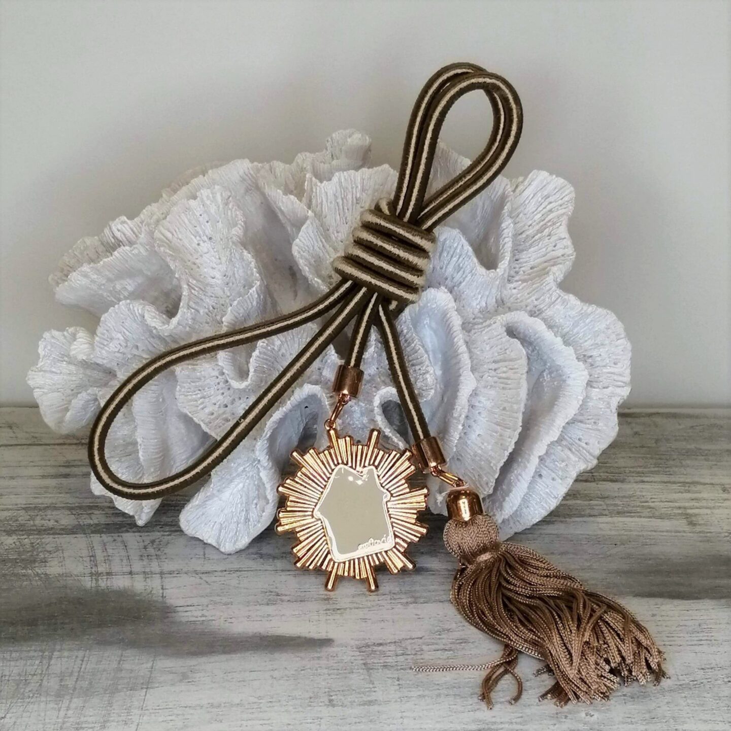 Γούρι σπιτάκι με αχτίδες ήλιου