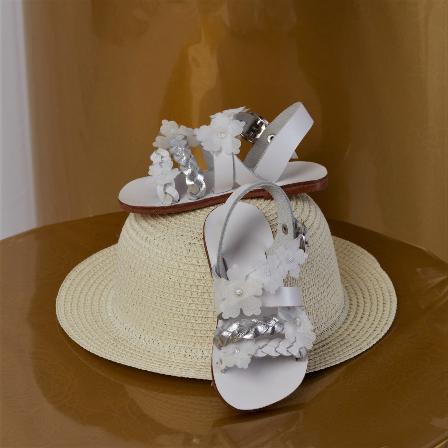 Βαπτιστικό πέδιλο σε λευκό με ασημί