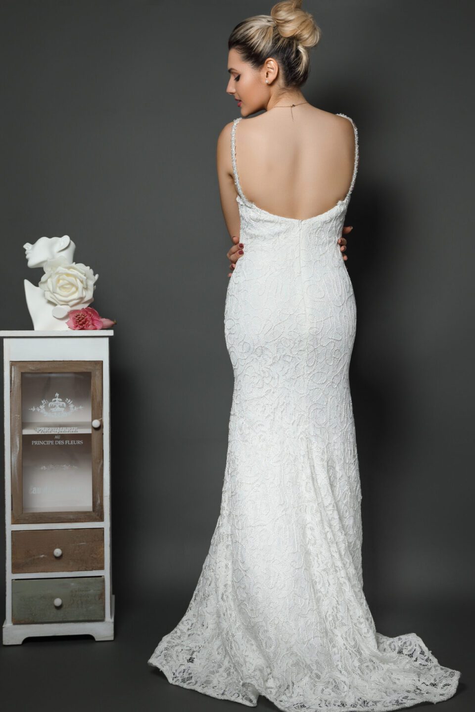 Γοργονέ νυφικό φόρεμα όλο δαντέλα με ουρά