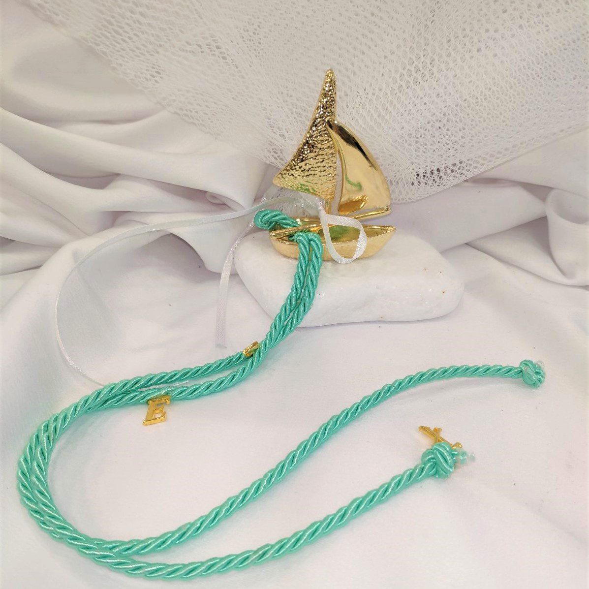 Μπομπονιέρα με καραβάκι επιχρυσωμένο με 24 καράτια