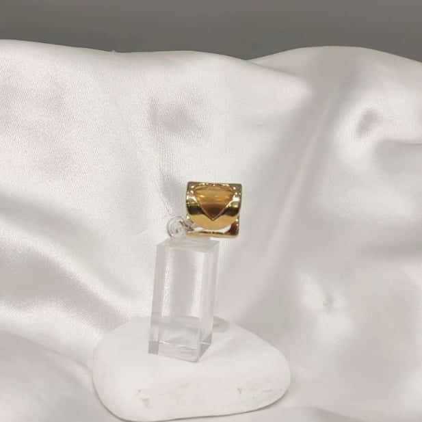 Δαχτυλίδι με διάτρητες καρδούλες επιχρυσωμένο με 24 καράτια