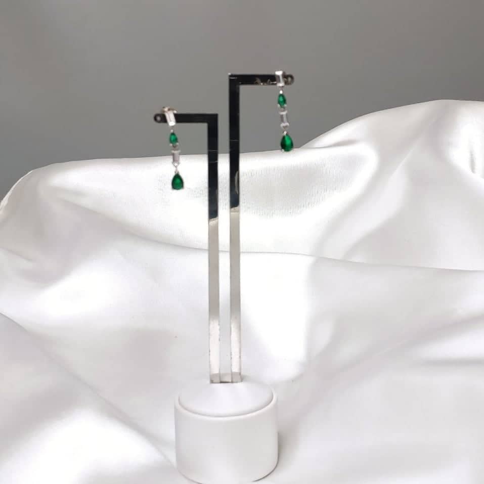 Σκουλαρίκια με σμαραγδί λίθους σε ασήμι 925