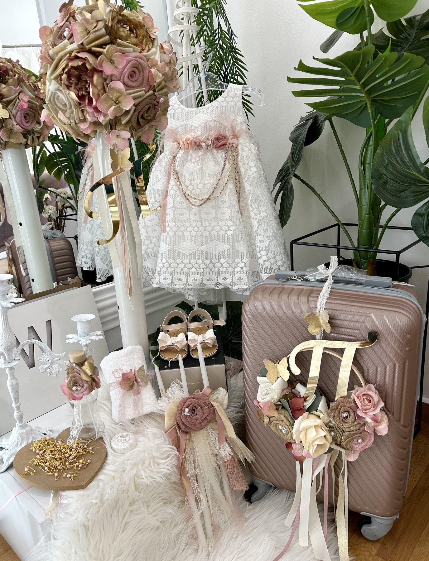 Ολοκληρωμένο πακέτο βάπτισης χρυσό στεφάνι με μονόγραμμα